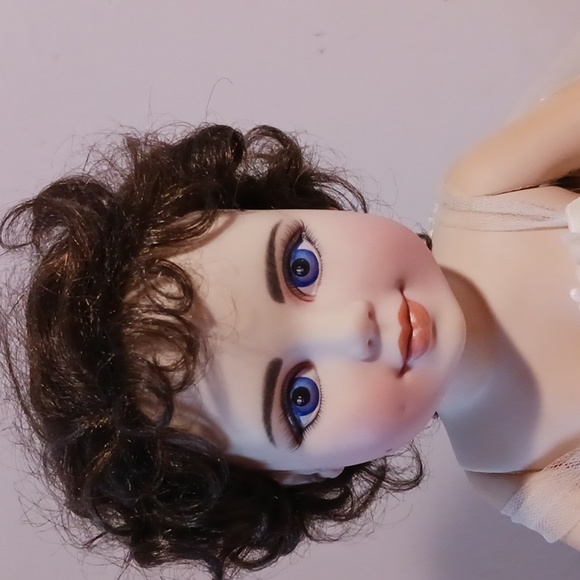 ❤️ Gorgeous Porcelain Elizabeth Taylor Baby Doll Franklin Heirloom Dolls 👑 - Picture 2 of 10